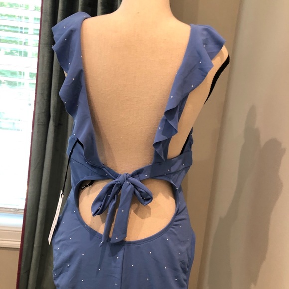 One pieces swimsuit by Robin Piccone. - Picture 5 of 8